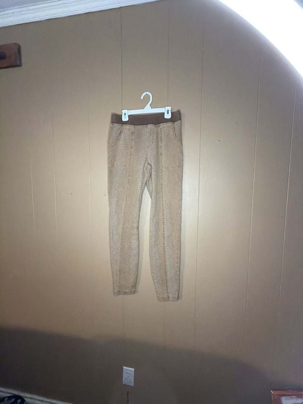 Soft Surroundings Textured Snakeskin Pattern Elastic Waist Jogger Pants